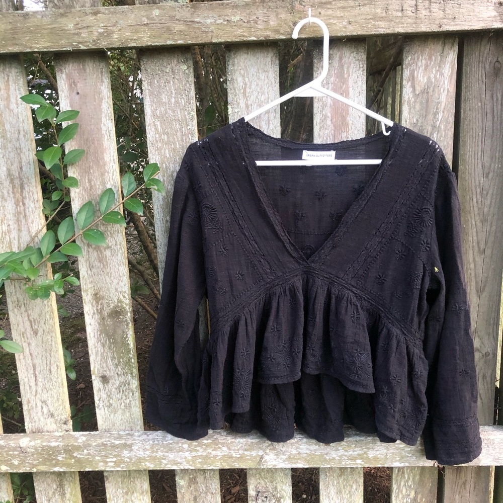 urban outfitters black crop top